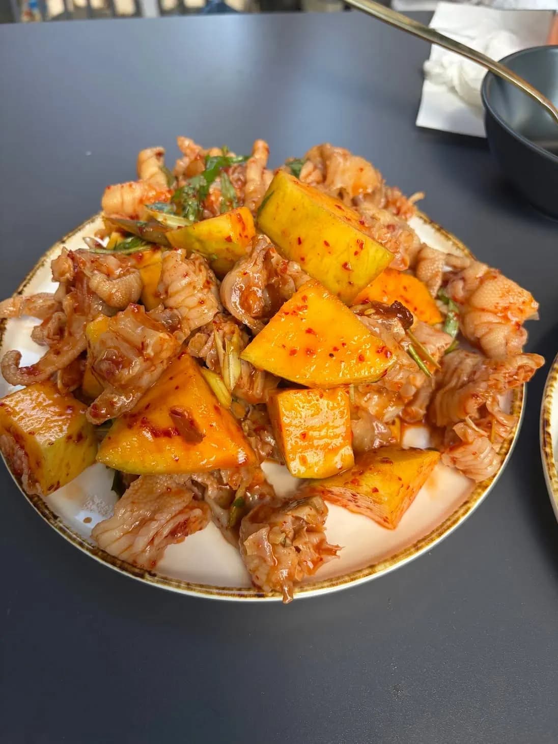 Chân gà sốt thái