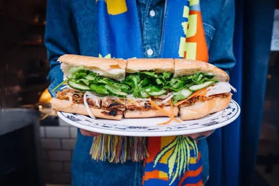 Bánh mì Madame Ngo 1