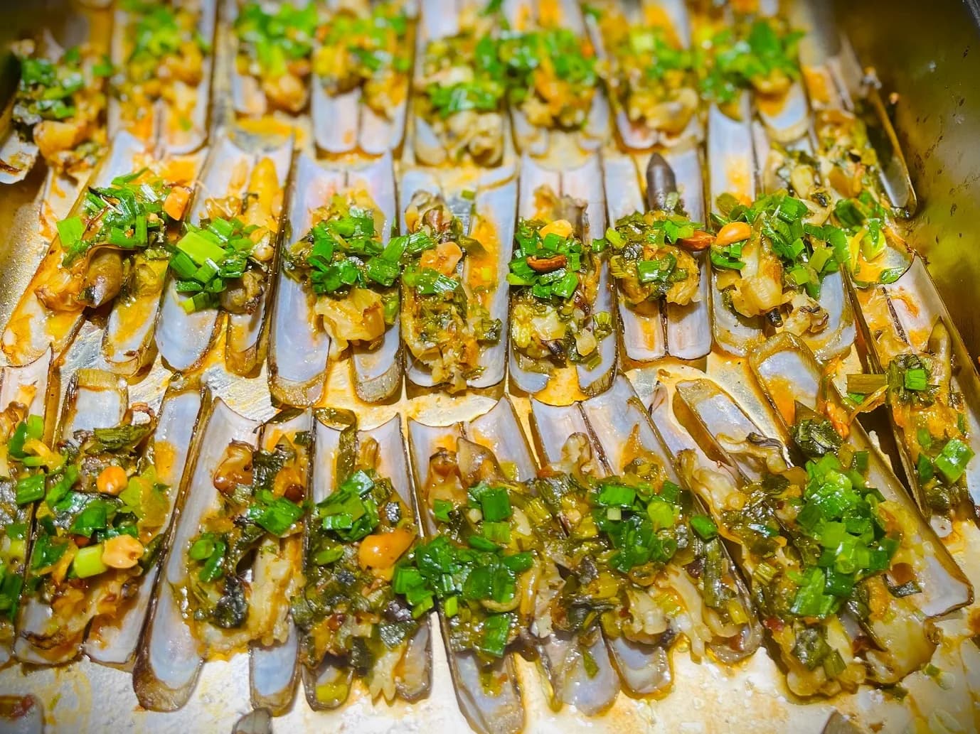 Ốc móng tay nướng mỡ hành (ab)