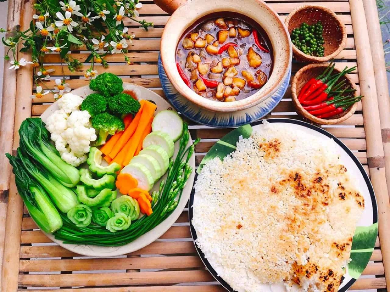 Kho quẹt +rau luộc (2 người)