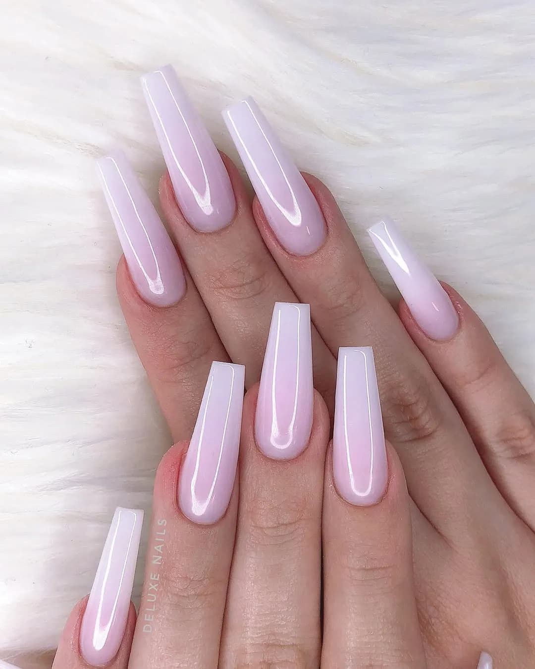 Deluxe Nails