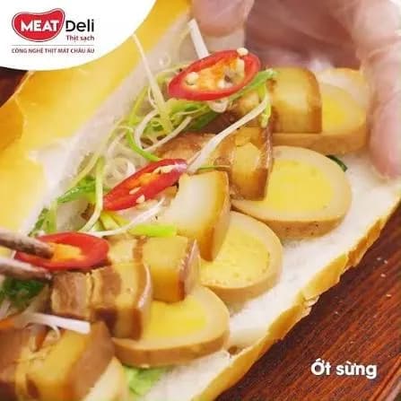 Bánh mì thịt kho tàu