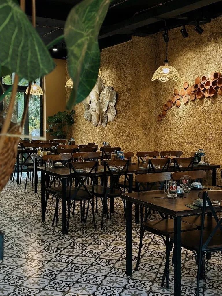 Nhà hàng Việt Nam & Sushi