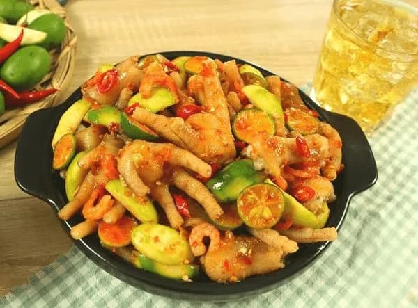 Chân gà sốt thái