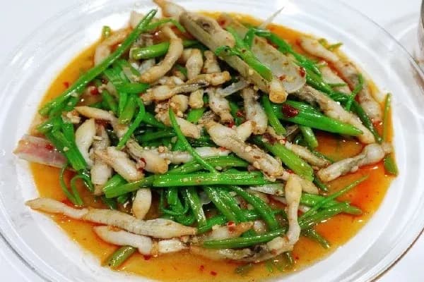Ốc móng tay xào rau muống (ab)