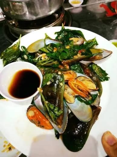 Vẹm xanh xào húng quế (ab)