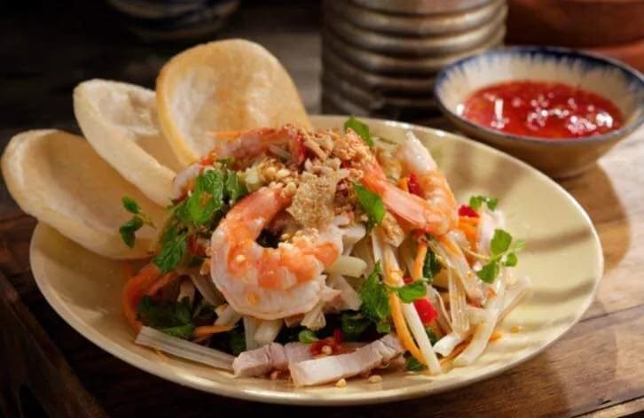 Nộm xoài tôm chả 1