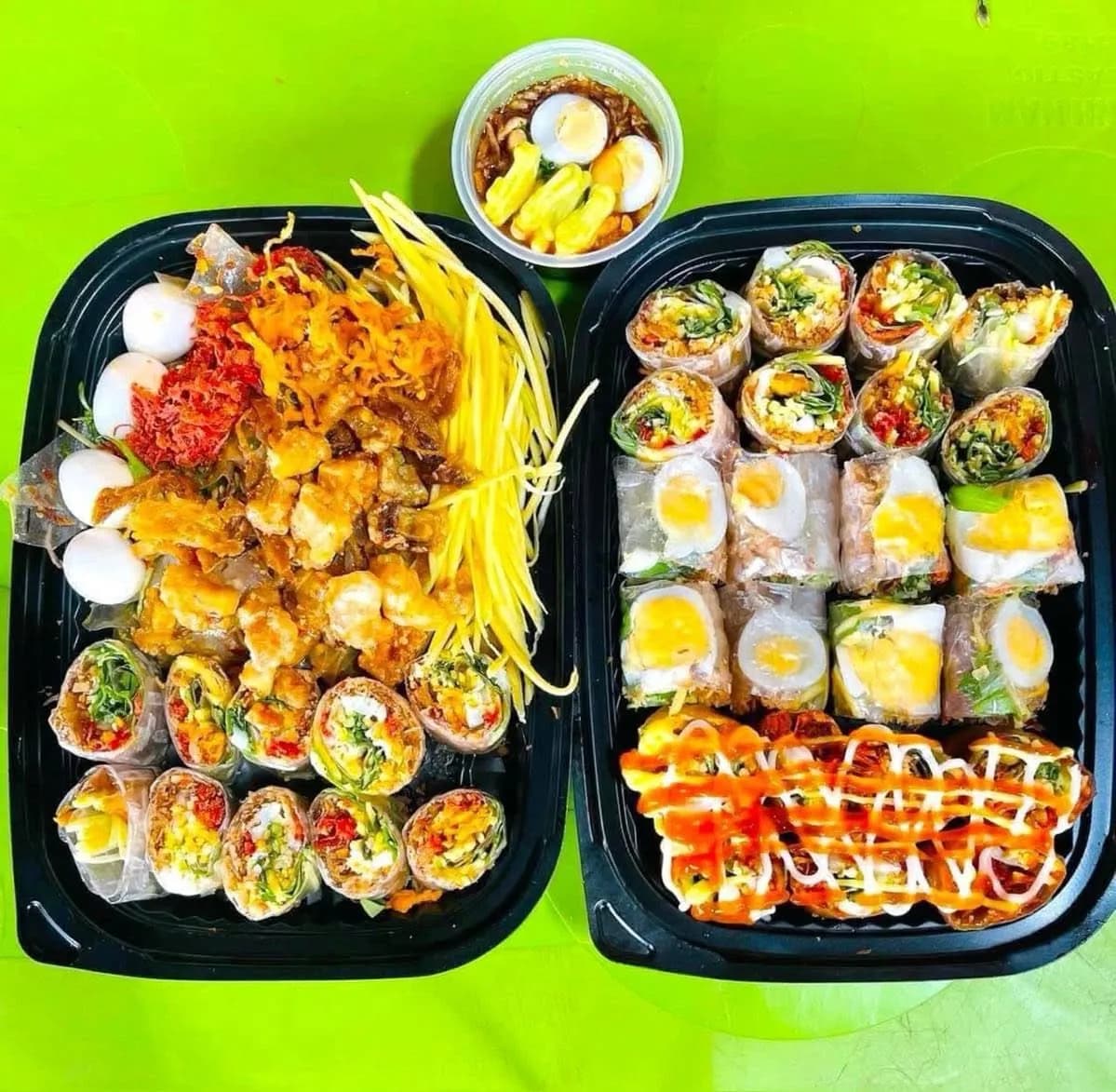 Bánh tráng cuộn sốt me dầu trứng – best seller