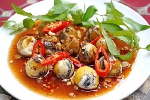 Trứng cút xào me 1