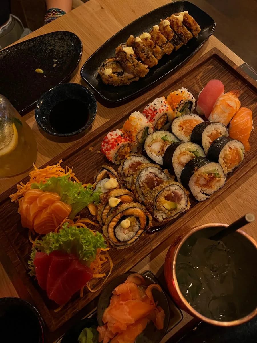 Nhà Hàng Việt Sushi