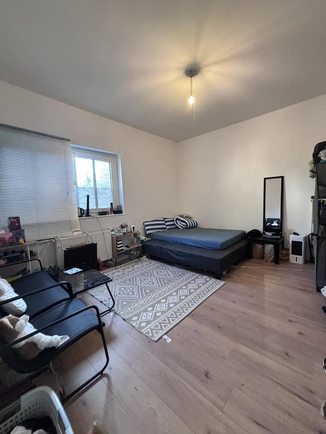 CHO THUÊ  PHÒNG TẠI Berlin chỉ ở không an 1