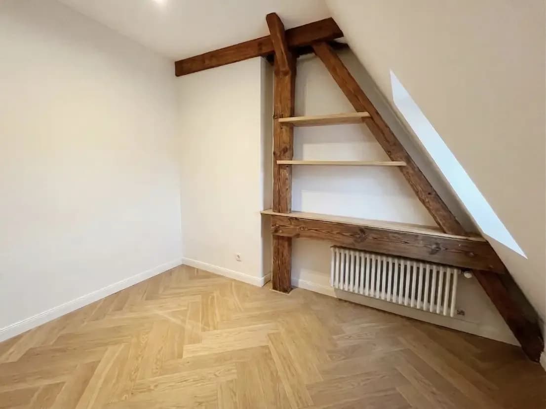 Befristet: Moderne Maisonette-Wohnung mit klassischem Altbaucharme 1