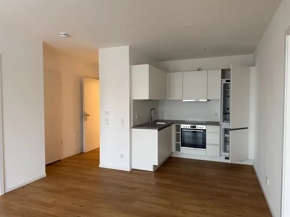 3-Zimmer-Wohnung mit Einbauküche, Loggia & Keller 1