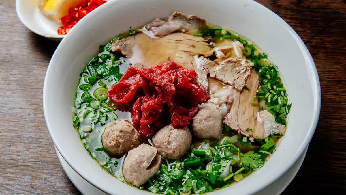Phở bò nạm gầu 1