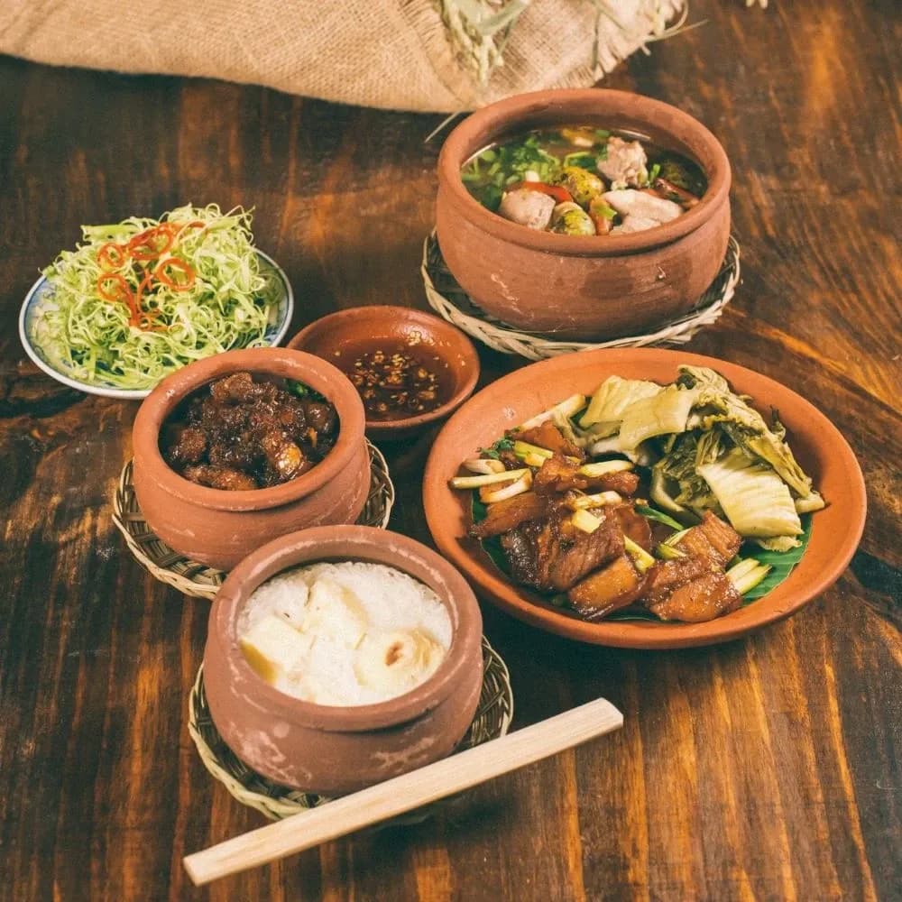 Cơm Niêu 1