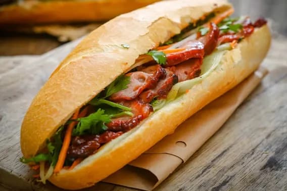 Bánh mì xá xíu 1