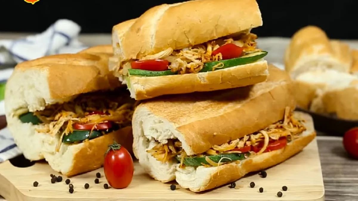 Bánh mì thịt gà