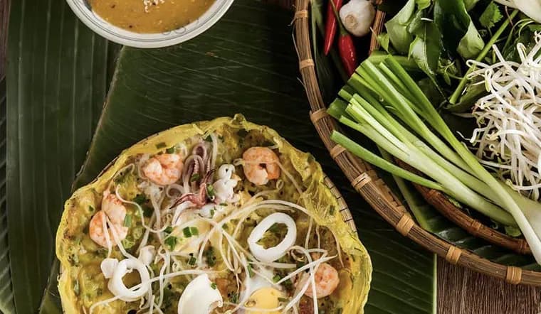 Bánh xèo hải sản