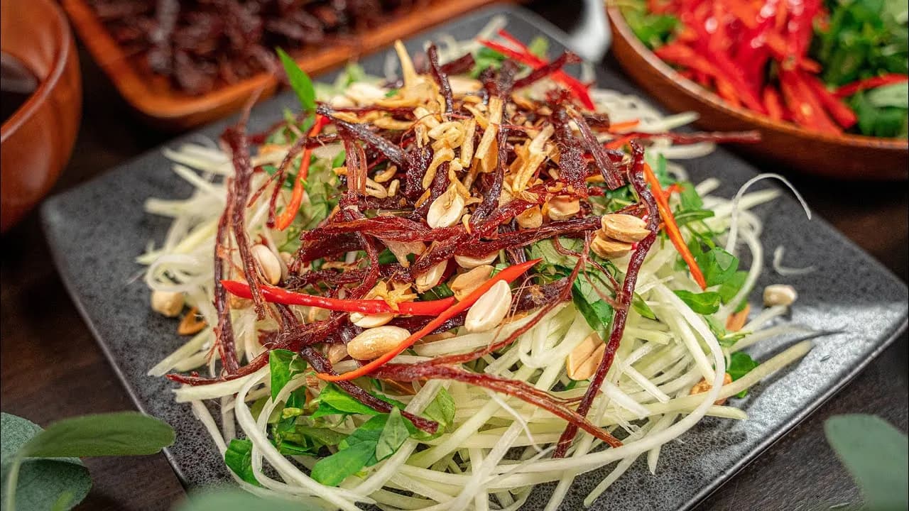 Nộm đu đủ bò khô