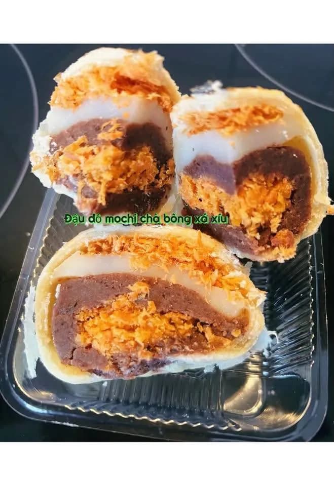 Bánh đậu đỏ mochi chà bông xá xíu (10 cái )