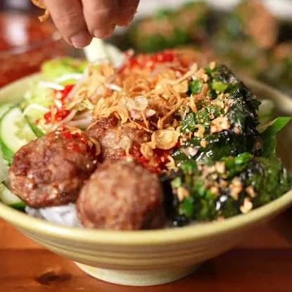 Bún chả lá lốt