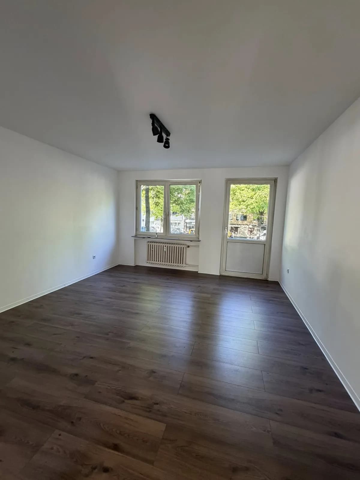 Cho thuê nhà 3 phòng rộng 66m2 ở gần Bahnhof Krefeld.